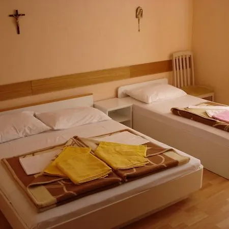 Hotel Pansion Family 3*